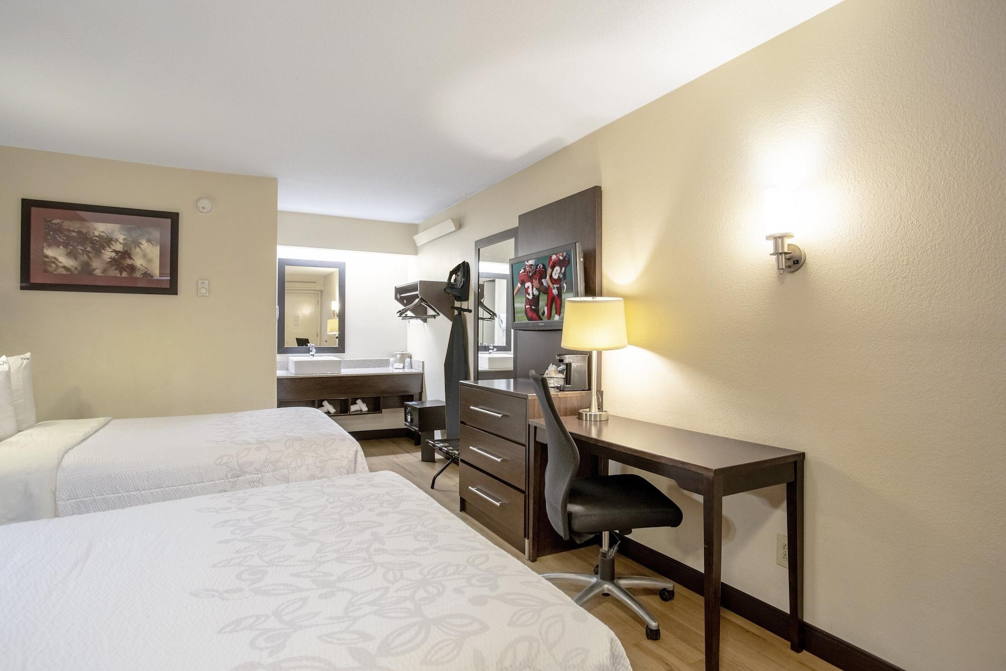 Red Roof Inn Plus+ St. Louis - Forest Park / Hampton Ave. Exterior photo